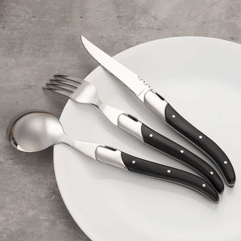 steak knife，fork，spoon